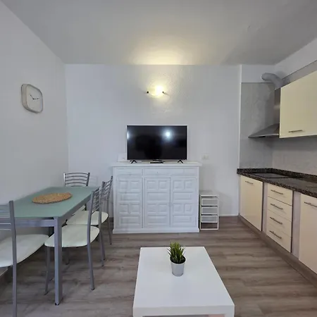 Apartment Cristianos - Edificio Rosamar